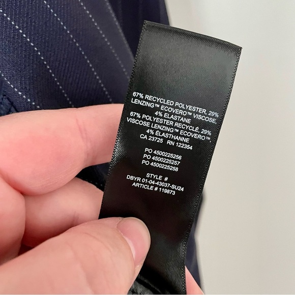 Aritzia Wilfred New Power Blazer Navy Blue Pinstripe Size 12 - Picture 12 of 12